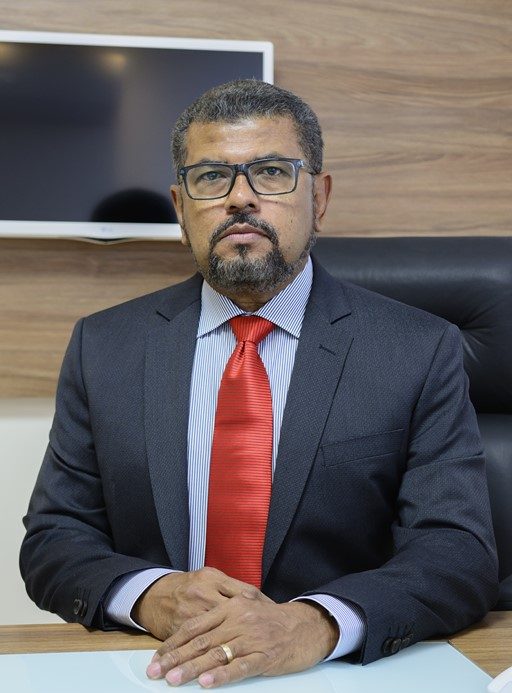 Dr.Edvaldo Lima Coloproctologista - CRM DF 9009